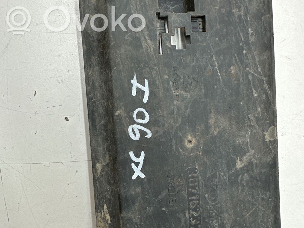 Volvo XC90 Osłona środkowa podwozia 