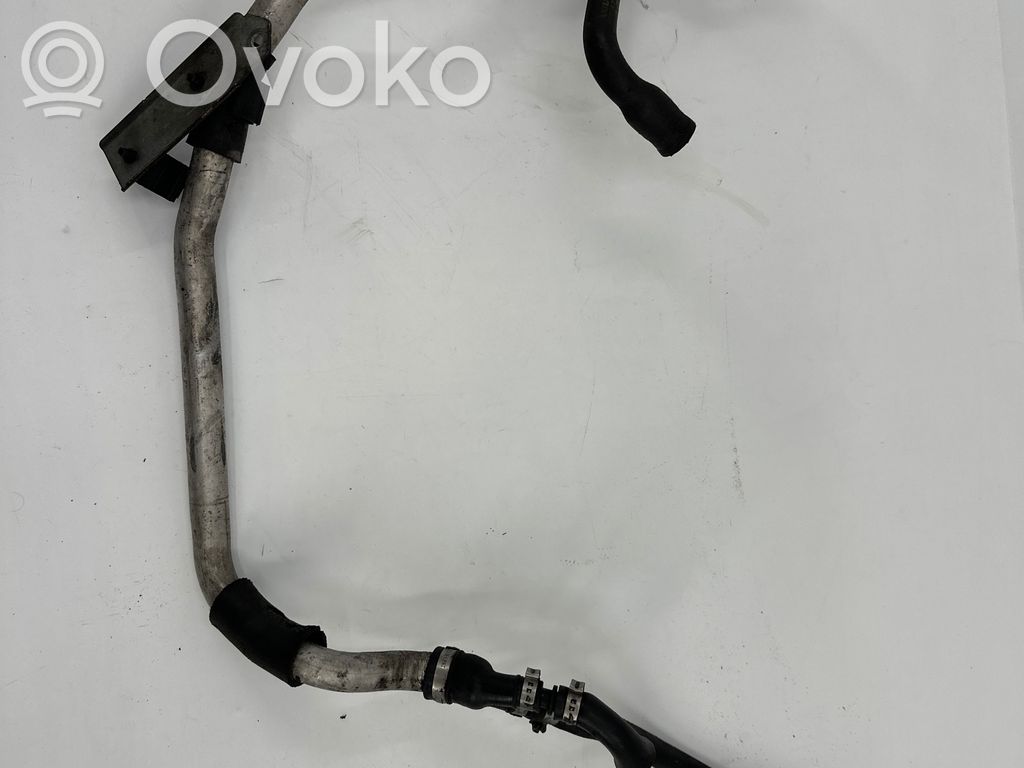 Volvo XC90 Engine coolant pipe/hose 