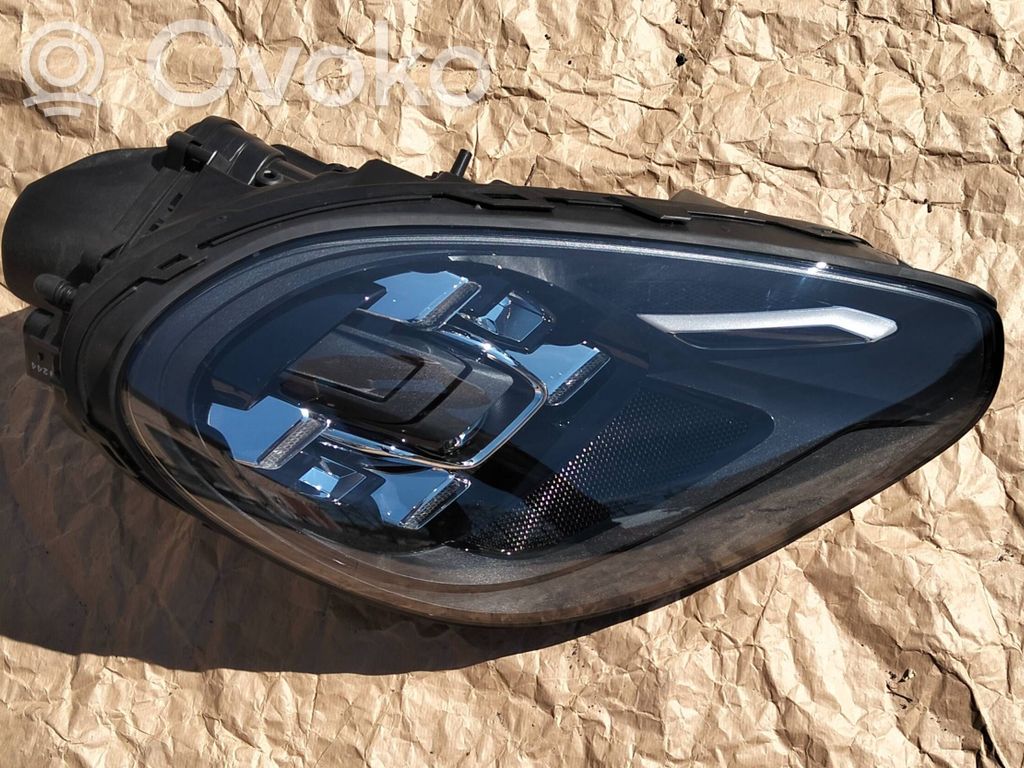 Porsche Cayenne (92A) Phare frontale 