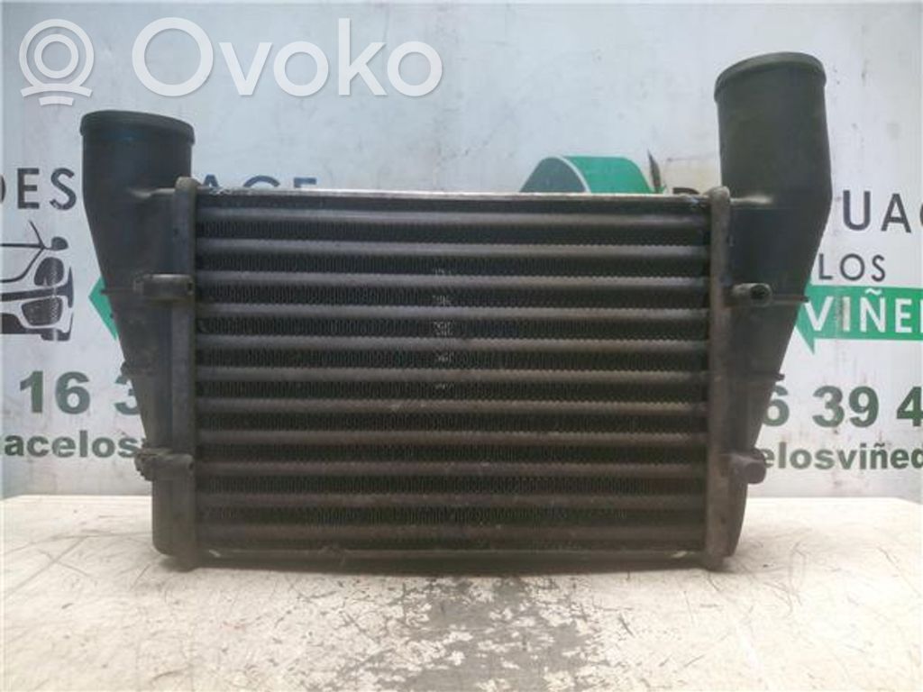 Volkswagen PASSAT Interkūlerio radiatorius 