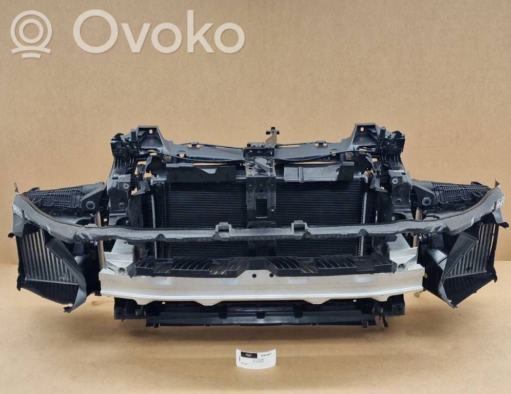 Volkswagen Touareg III Radiatorių panelė 