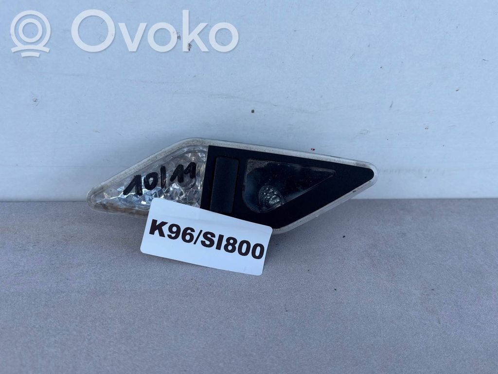 BMW 3 E46 Galinių vietų apšvietimo žibintas 