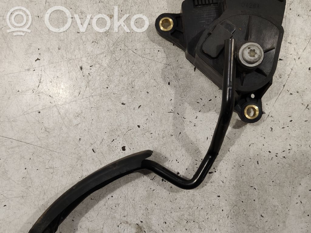 Renault Clio III Akceleratoriaus pedalas 