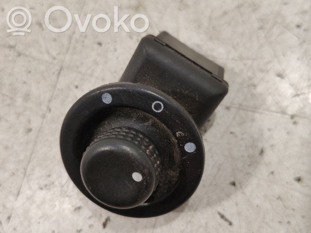 Renault Laguna II Wing mirror control module 