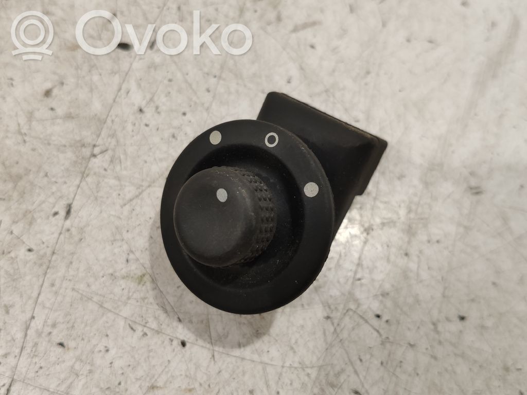 Renault Laguna II Wing mirror control module 