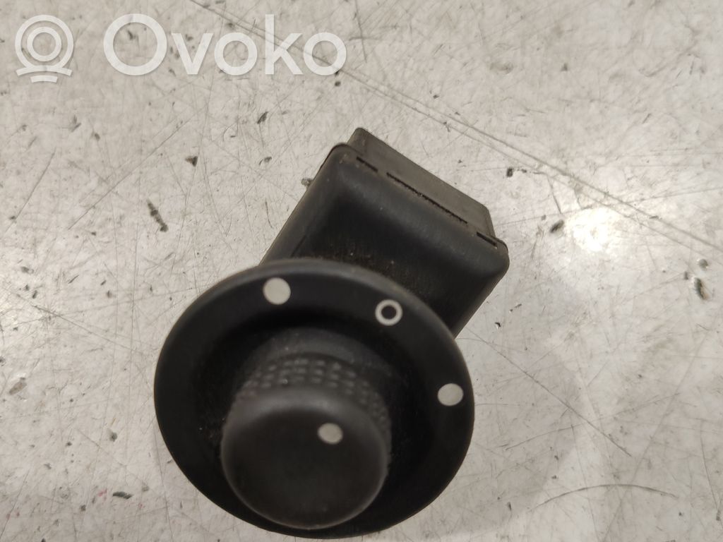 Renault Laguna II Wing mirror control module 