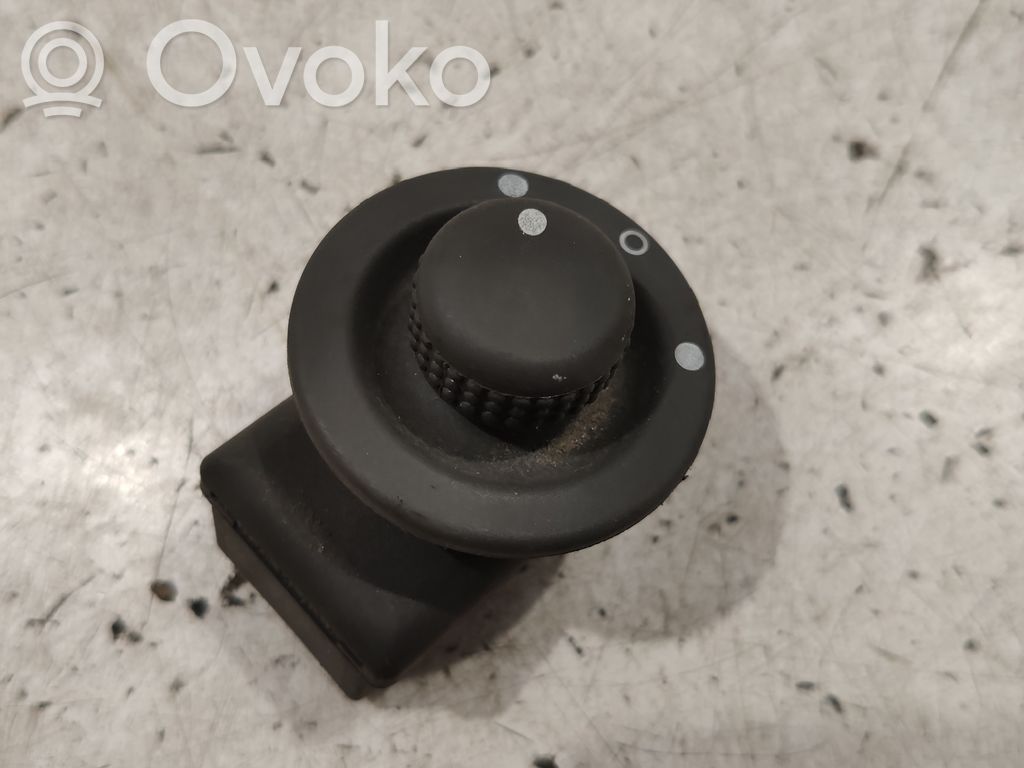 Renault Scenic I Wing mirror control module 