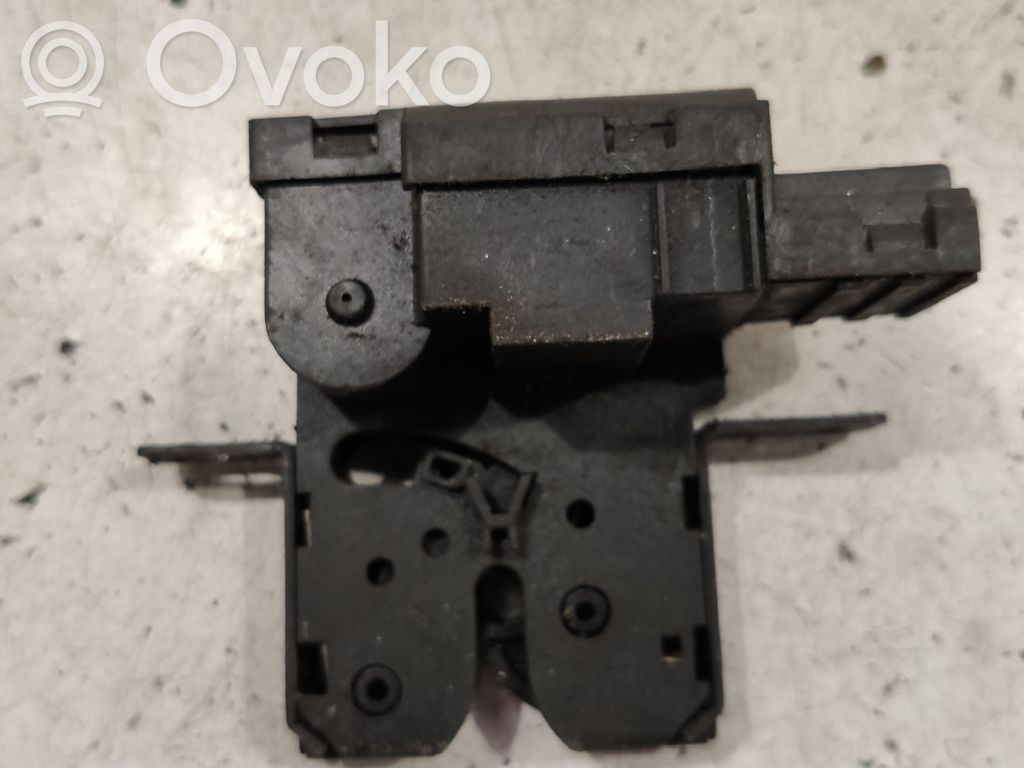 Peugeot 407 Tailgate window lock/catch/latch 