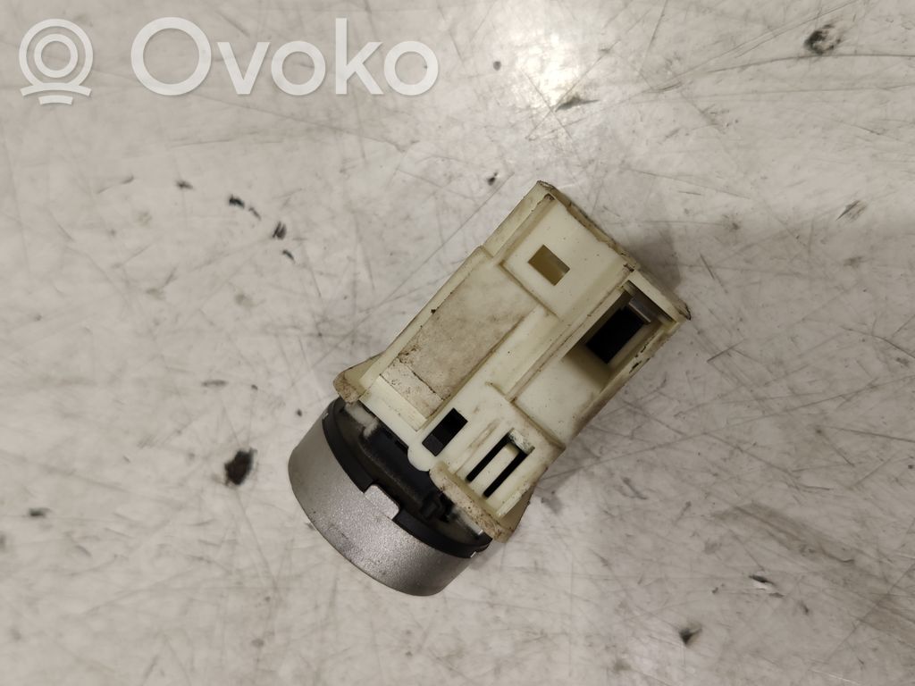 Botón interruptor de bloqueo de puertas   2310A