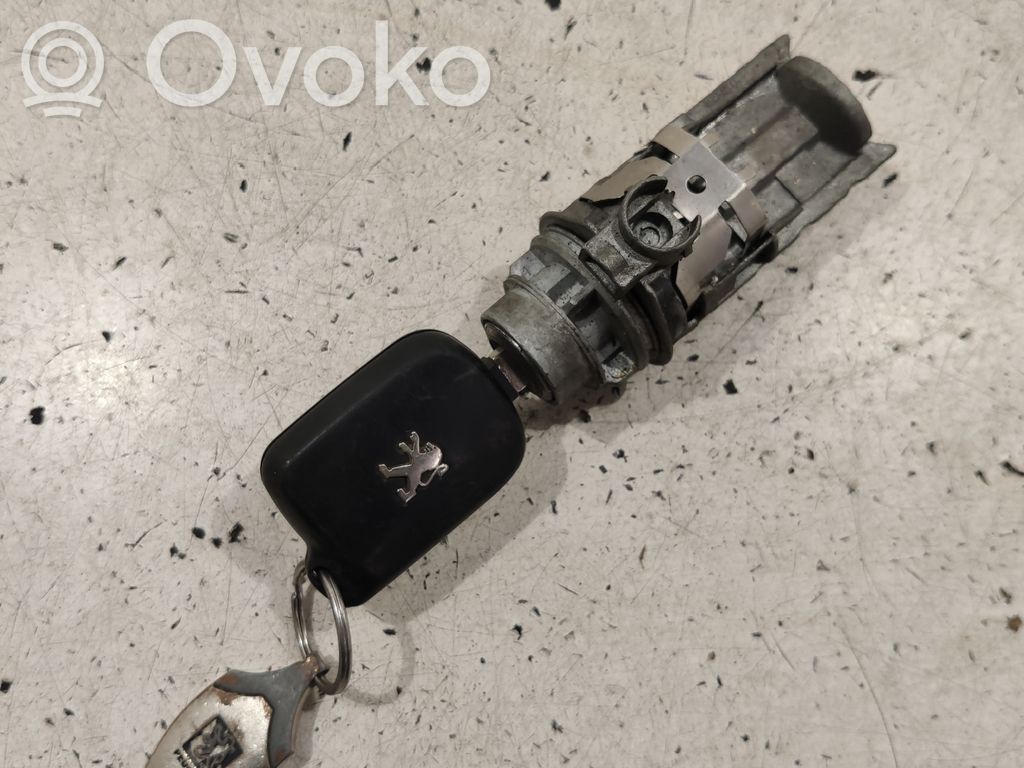 Peugeot 607 Užvedimo spynelė 