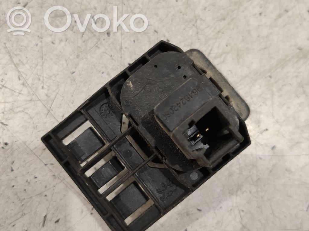 Peugeot 607 Tailgate/trunk/boot exterior handle 