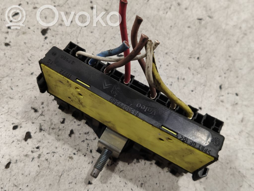 Citroen C5 Fuse module 