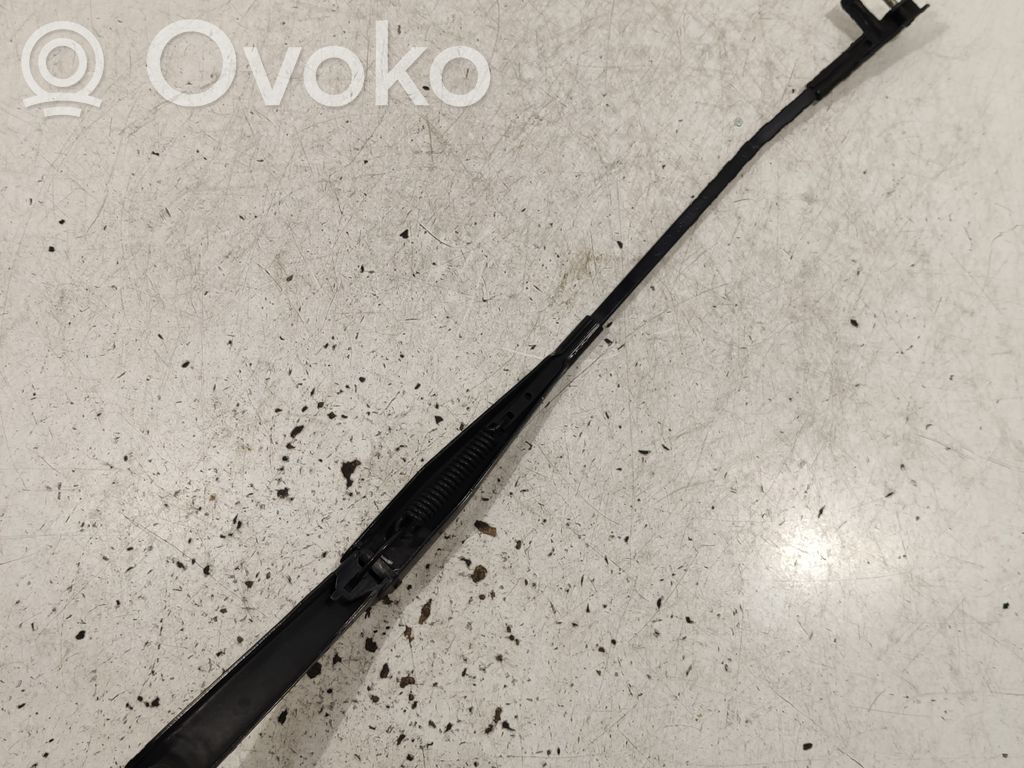 Ford Focus Front wiper blade arm 