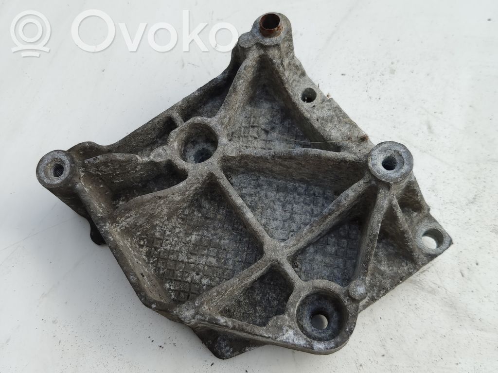 Peugeot 307 A/C compressor mount bracket 