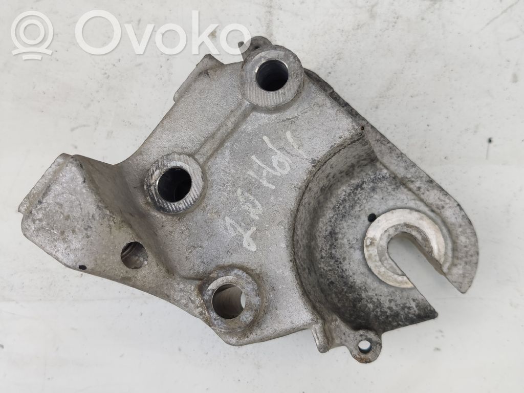 Peugeot 407 Engine mounting bracket 
