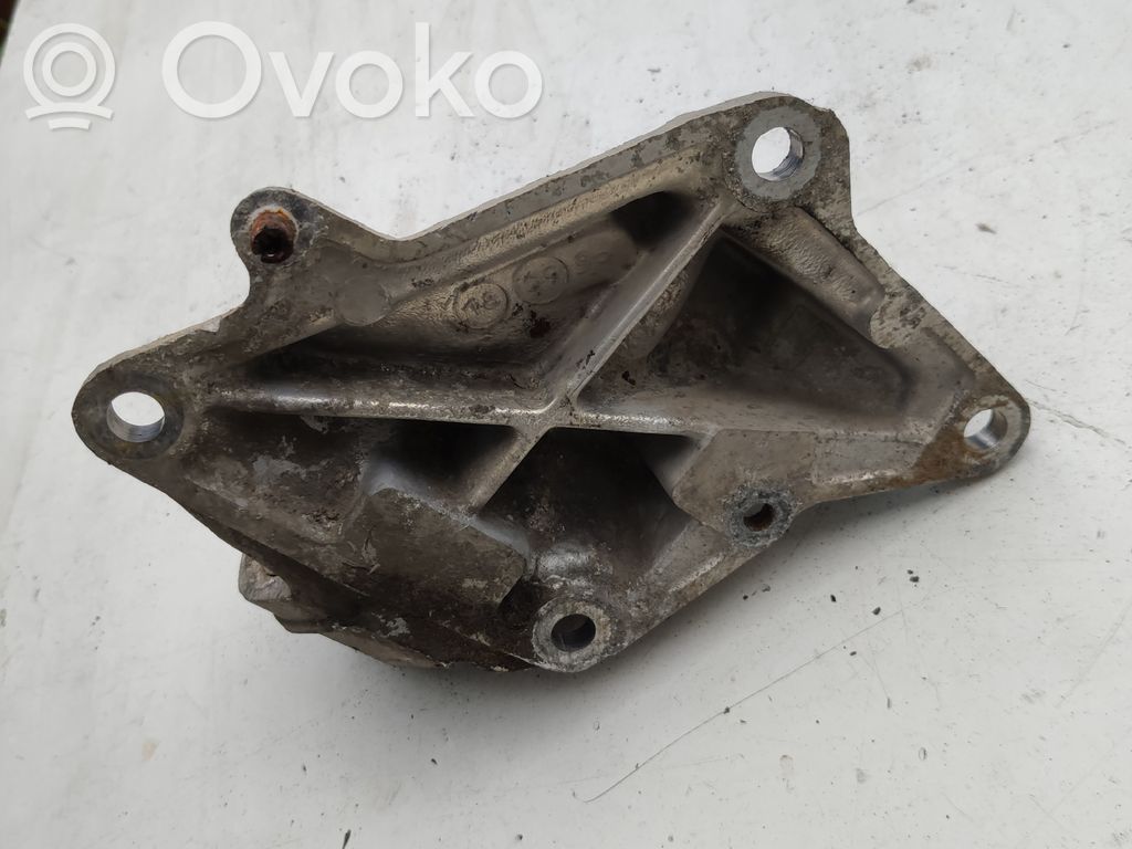Peugeot 406 Driveshaft support bearing bracket 