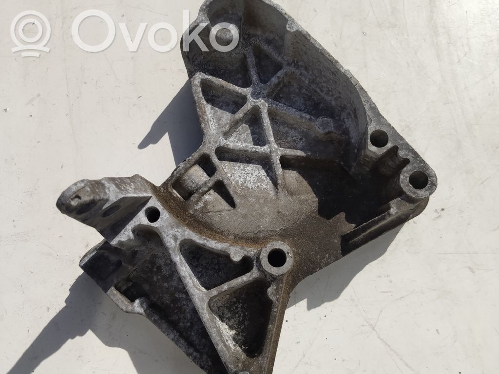 Renault Scenic II -  Grand scenic II Engine mounting bracket 
