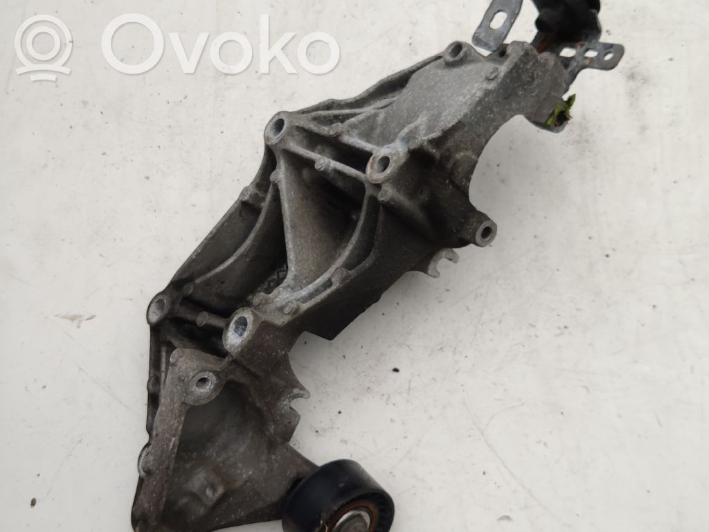 Renault Master III Engine mounting bracket 