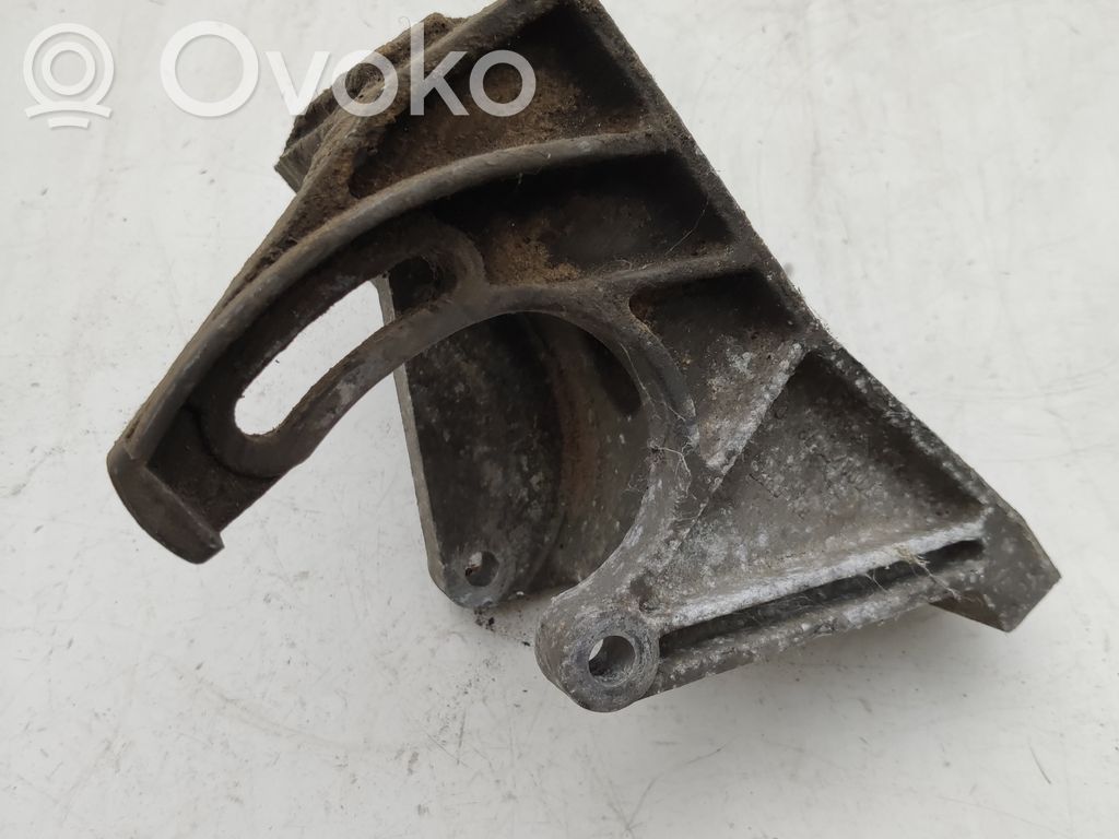 Renault Scenic I Engine mounting bracket 