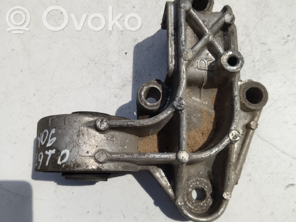 Peugeot 406 Engine mounting bracket 