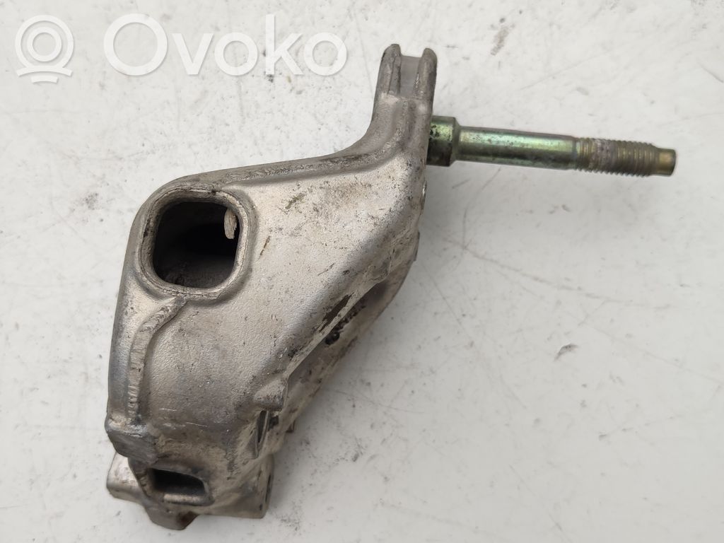 Citroen C5 Engine mounting bracket 