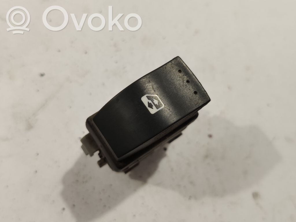 Renault Megane II Electric window control switch 