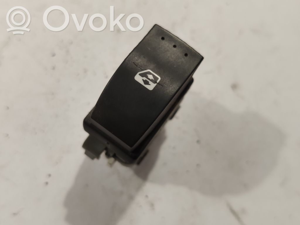 Renault Megane II Electric window control switch 
