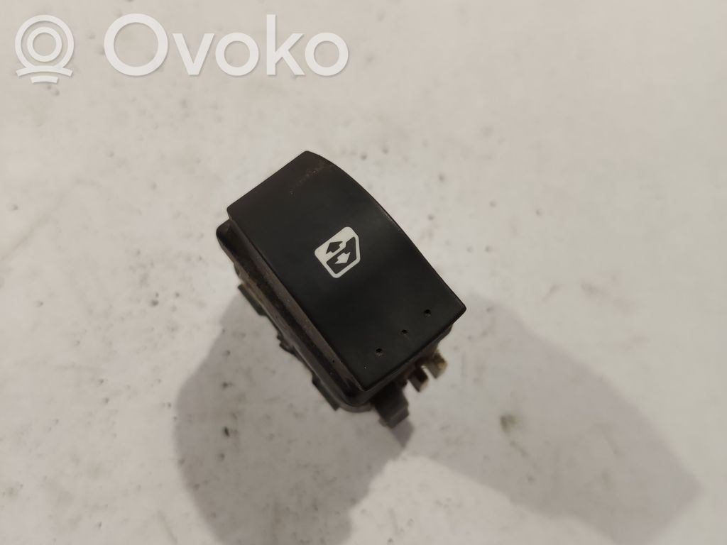 Renault Megane II Electric window control switch 