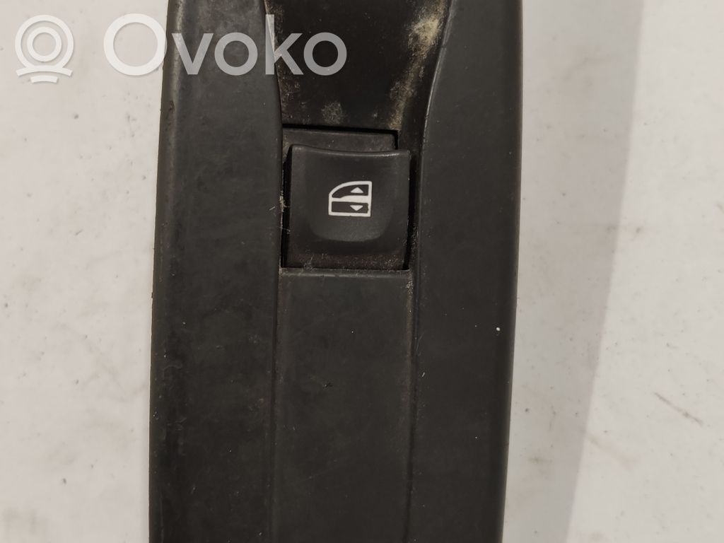 Renault Megane III Electric window control switch 