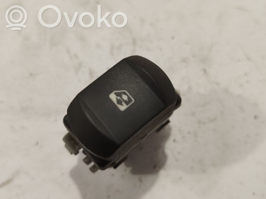 Renault Megane II Electric window control switch 