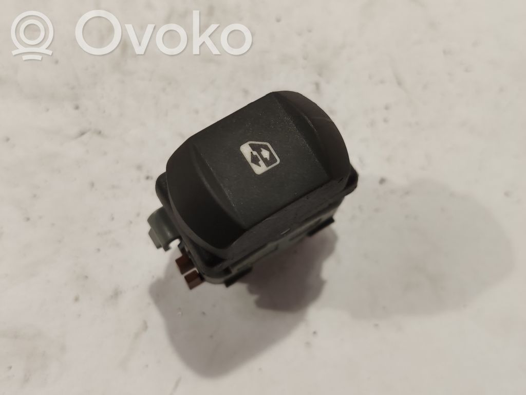 Renault Megane II Electric window control switch 