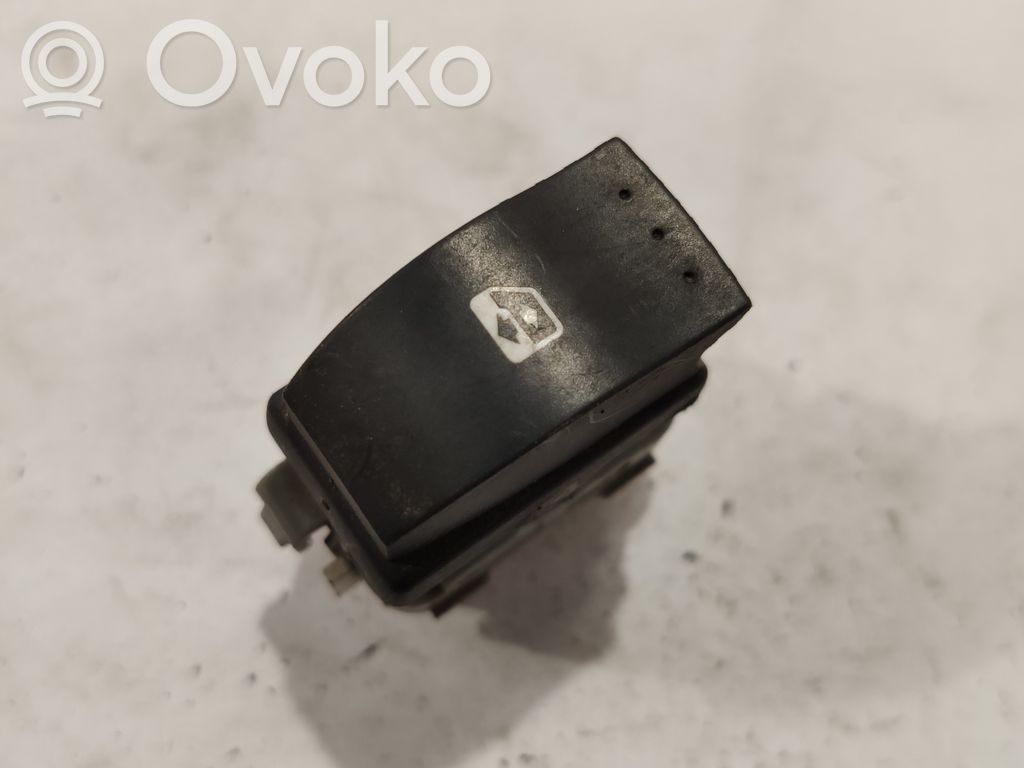 Renault Megane II Electric window control switch 