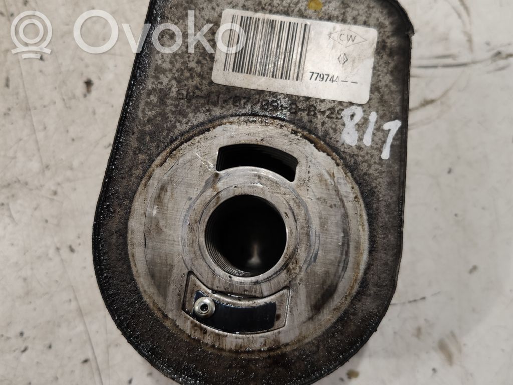 Renault Clio III Oil filter mounting bracket 