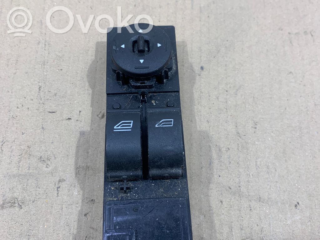 Ford Focus Electric window control switch 