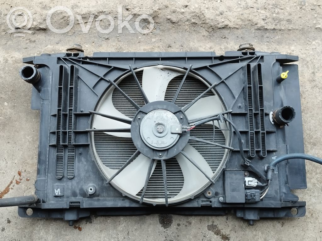 Toyota Auris 150 Pas przedni 