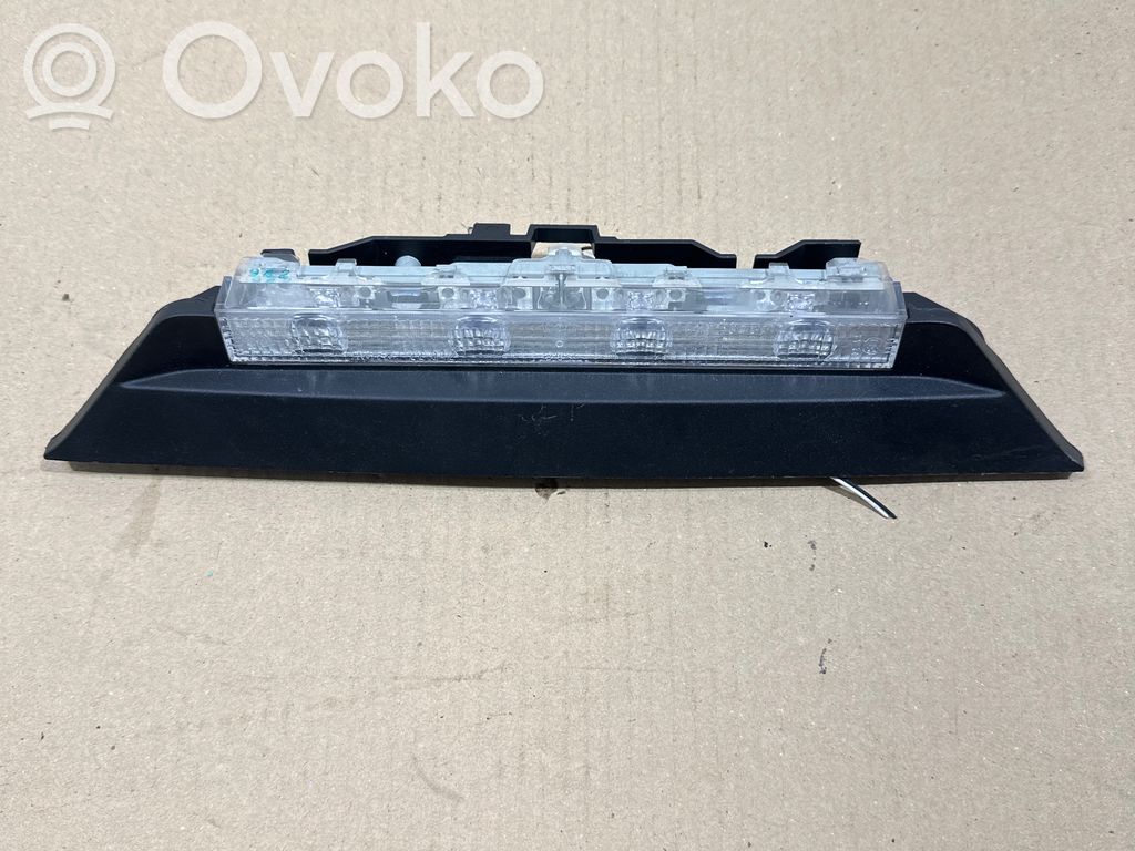 Toyota iQ Third/center stoplight 