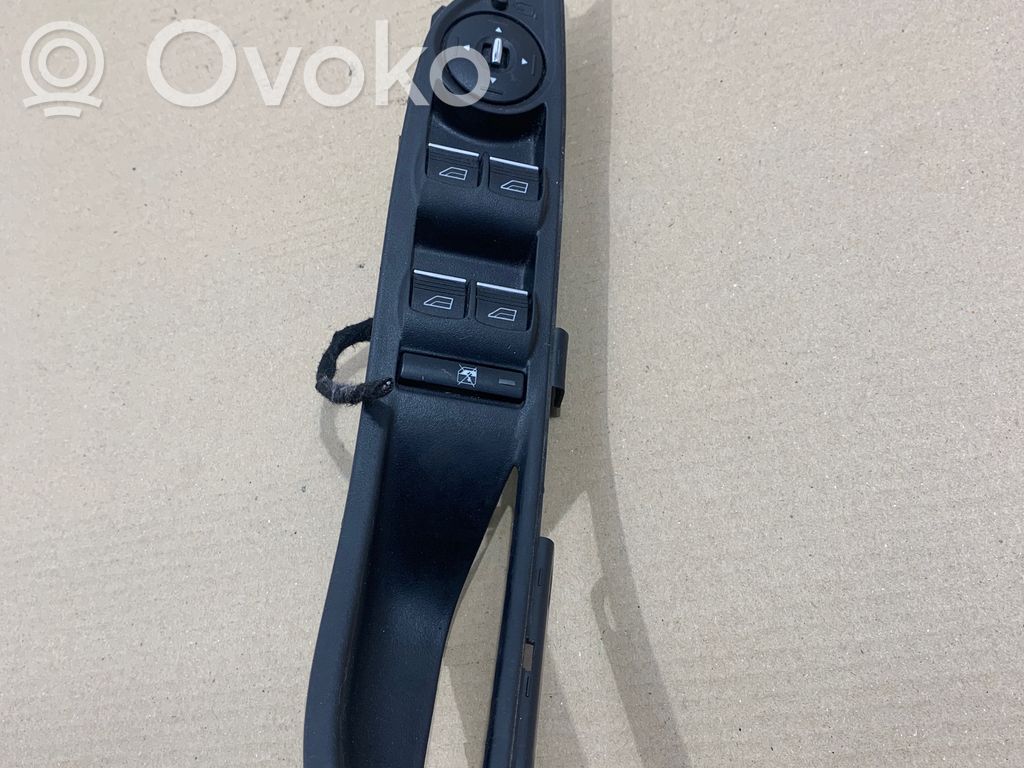 Ford Focus Electric window control switch 