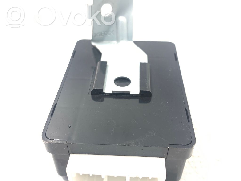 KIA Ceed Door central lock control unit/module 