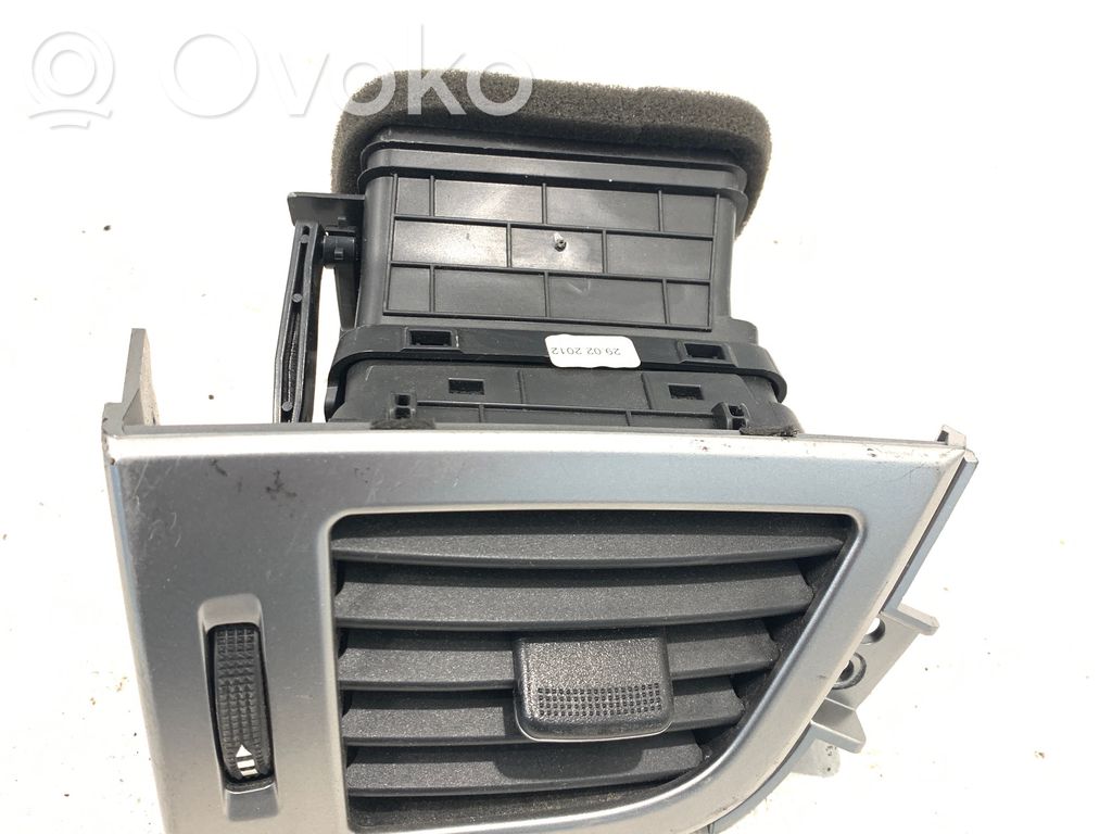 Hyundai i30 Luftausströmer Lüftungsdüse Luftdüse Mitte 