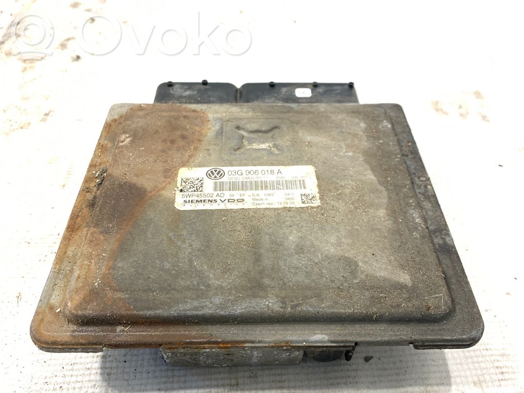 Volkswagen PASSAT B6 Engine control unit/module 