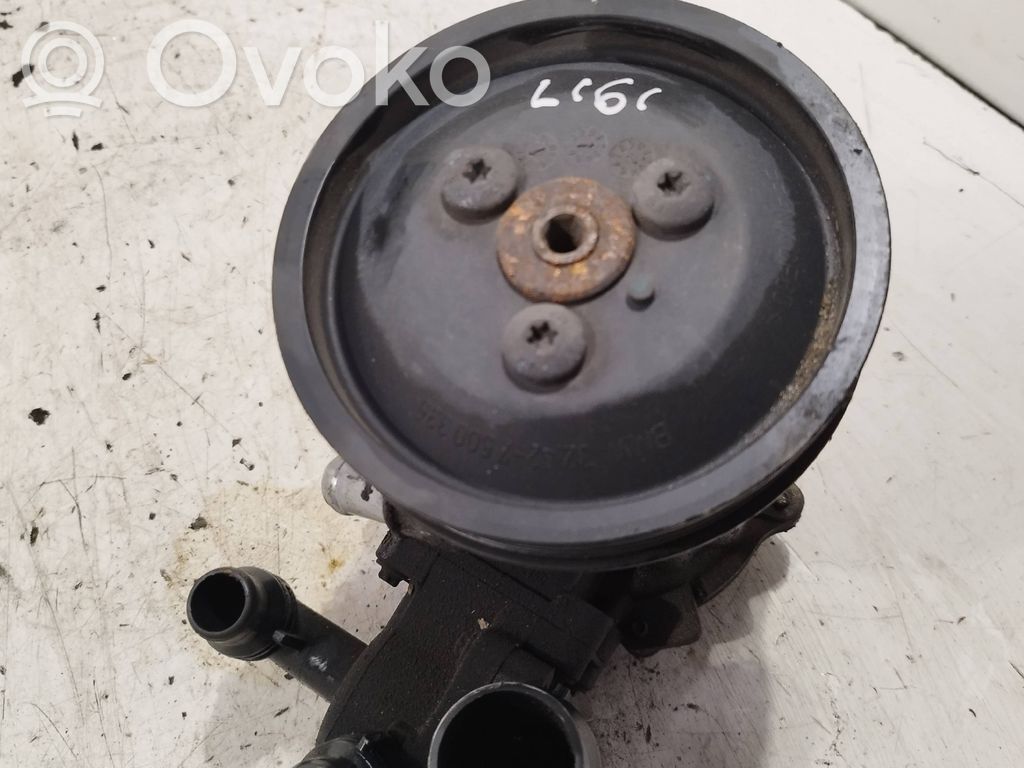 BMW 1 E81 E87 Power steering pump 