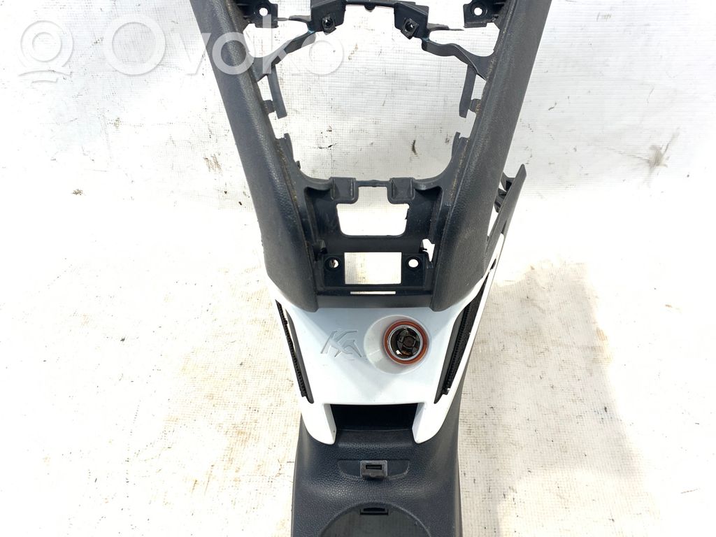 Ford Ka Centrālā konsole 