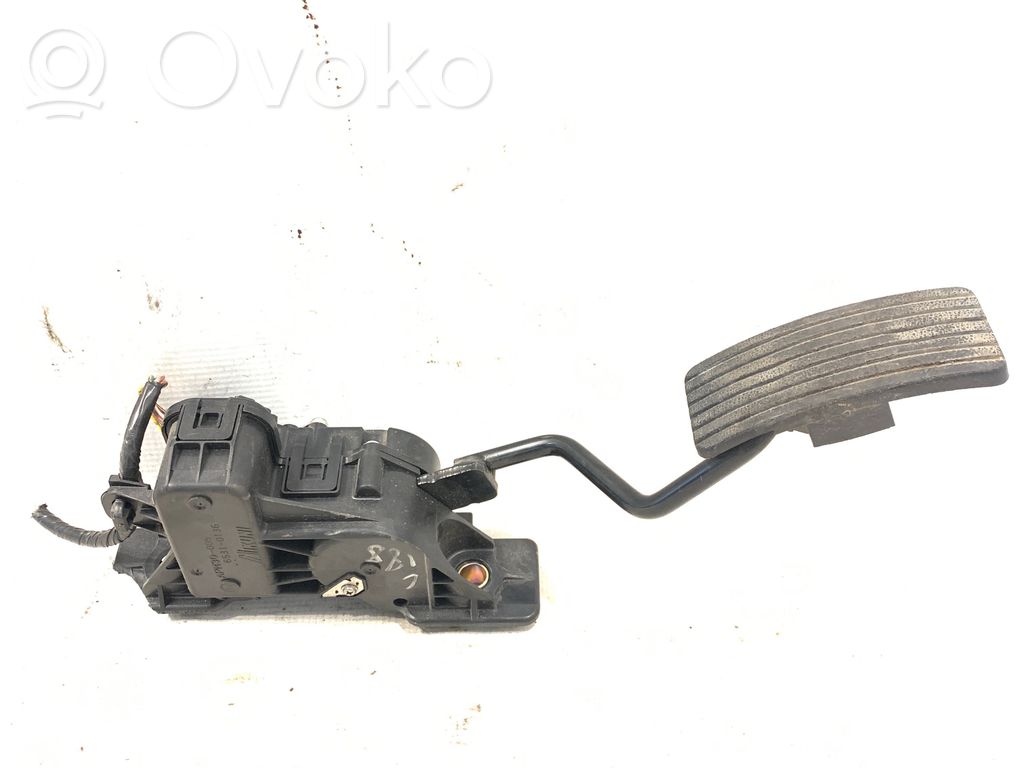 Mitsubishi Grandis Pedał gazu / przyspieszenia 