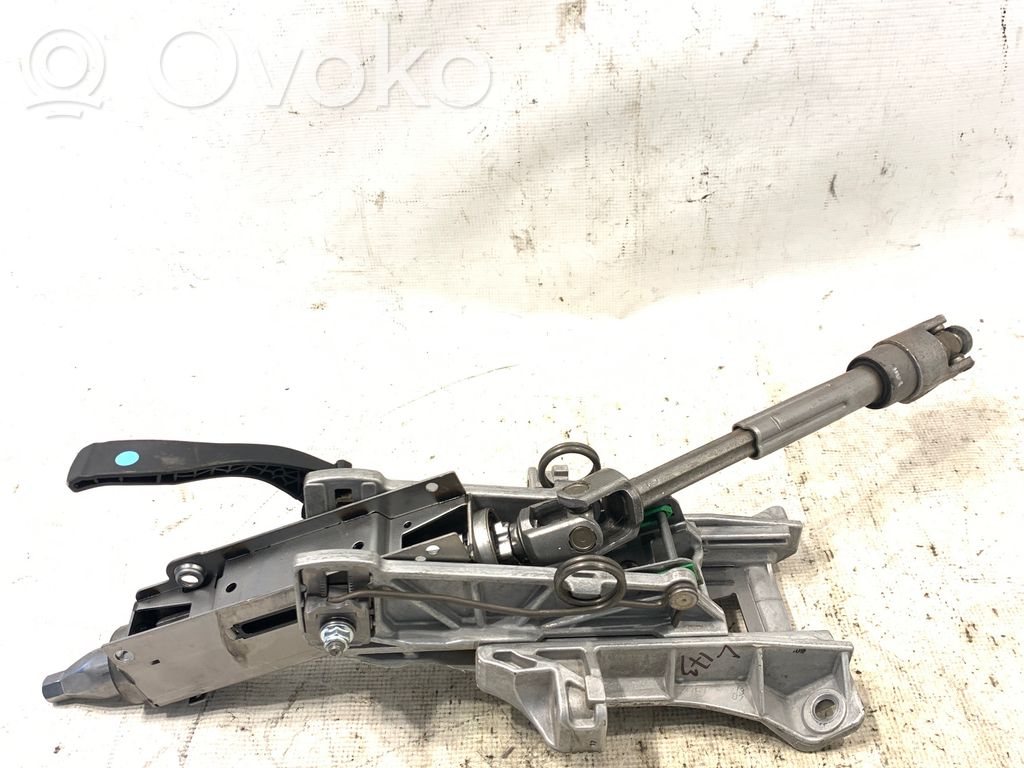 Ford Focus Steering wheel axle 