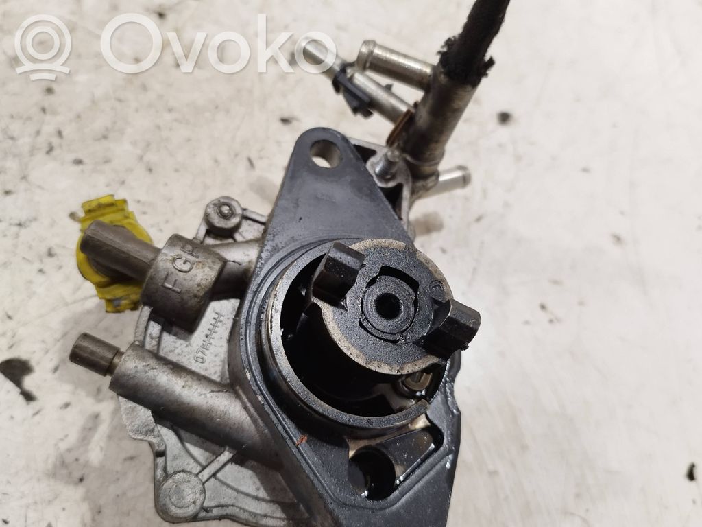 Opel Corsa D Vacuum pump 