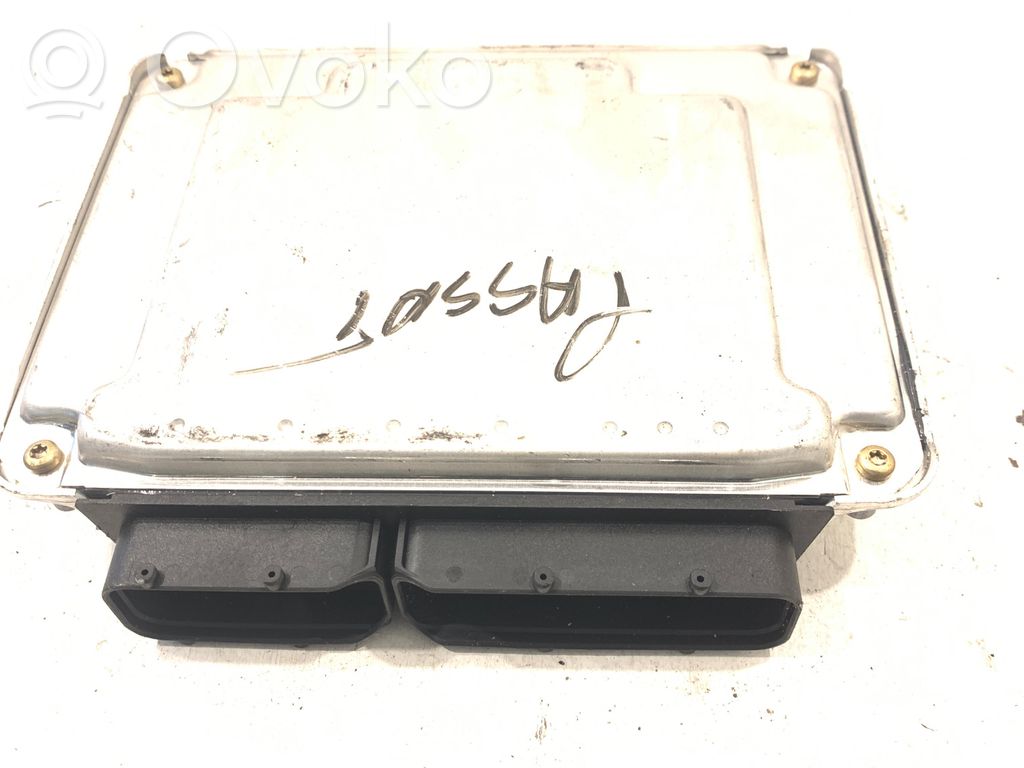 Volkswagen PASSAT B5 Engine control unit/module 