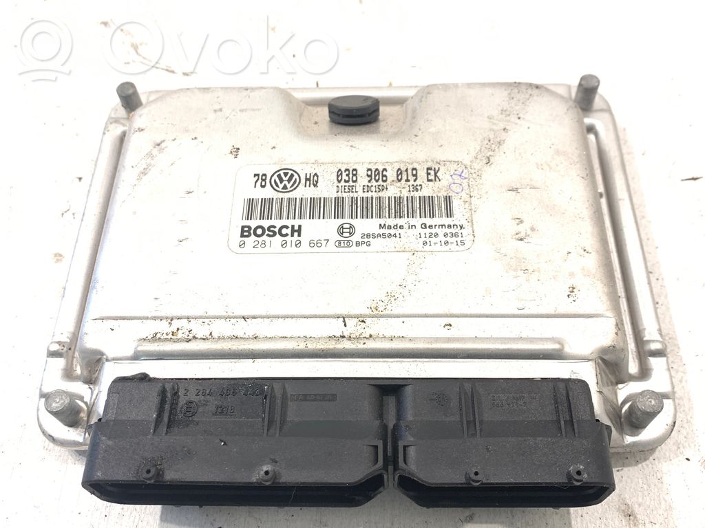 Volkswagen PASSAT B5 Engine control unit/module 