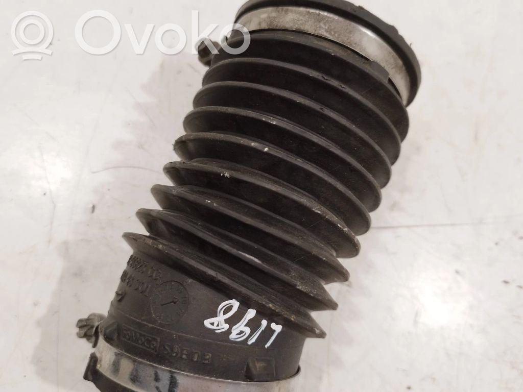 Ford Fiesta Air intake hose/pipe 
