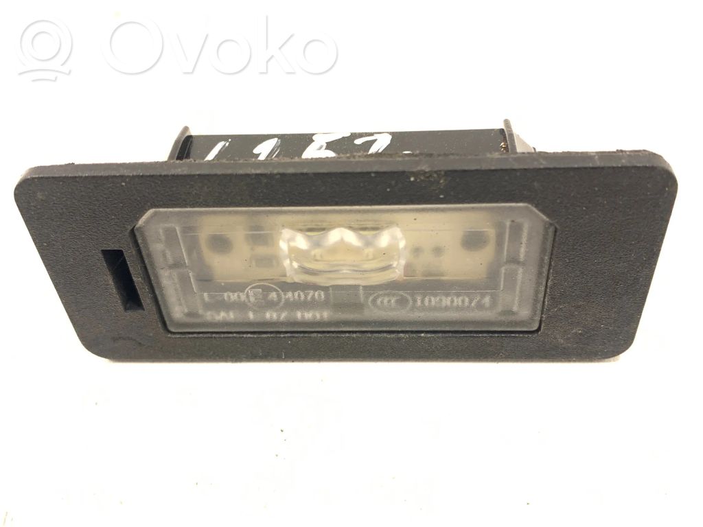 BMW 5 F10 F11 Lampa oświetlenia tylnej tablicy rejestracyjnej 