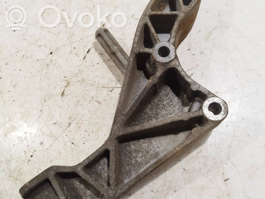 Opel Astra H Engine mounting bracket 